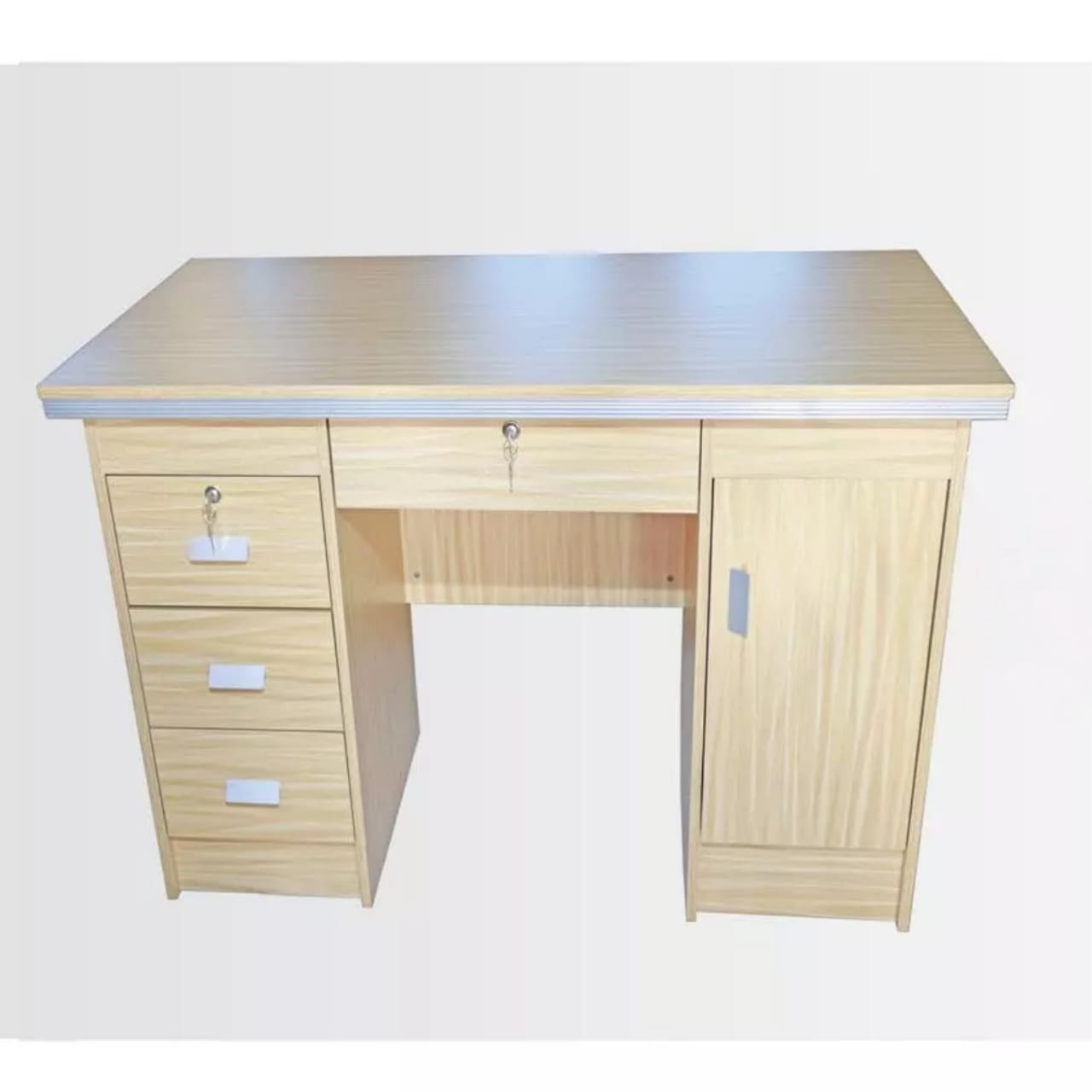 WhatsApp-Image-2023-02-24-at-15.52.18-1.jpeg Quality Office Table for Sale